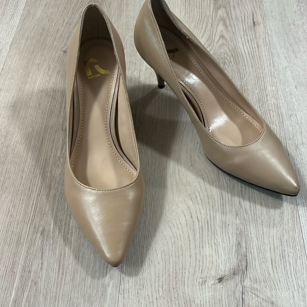 Size 7.5, 2.5” heel, Brand Report